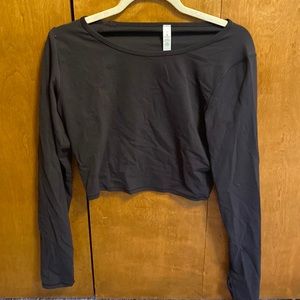 Black lulu lemon Wunder train cropped along sleeve shirt